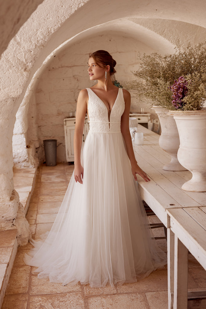 Lillian West - Style 66384