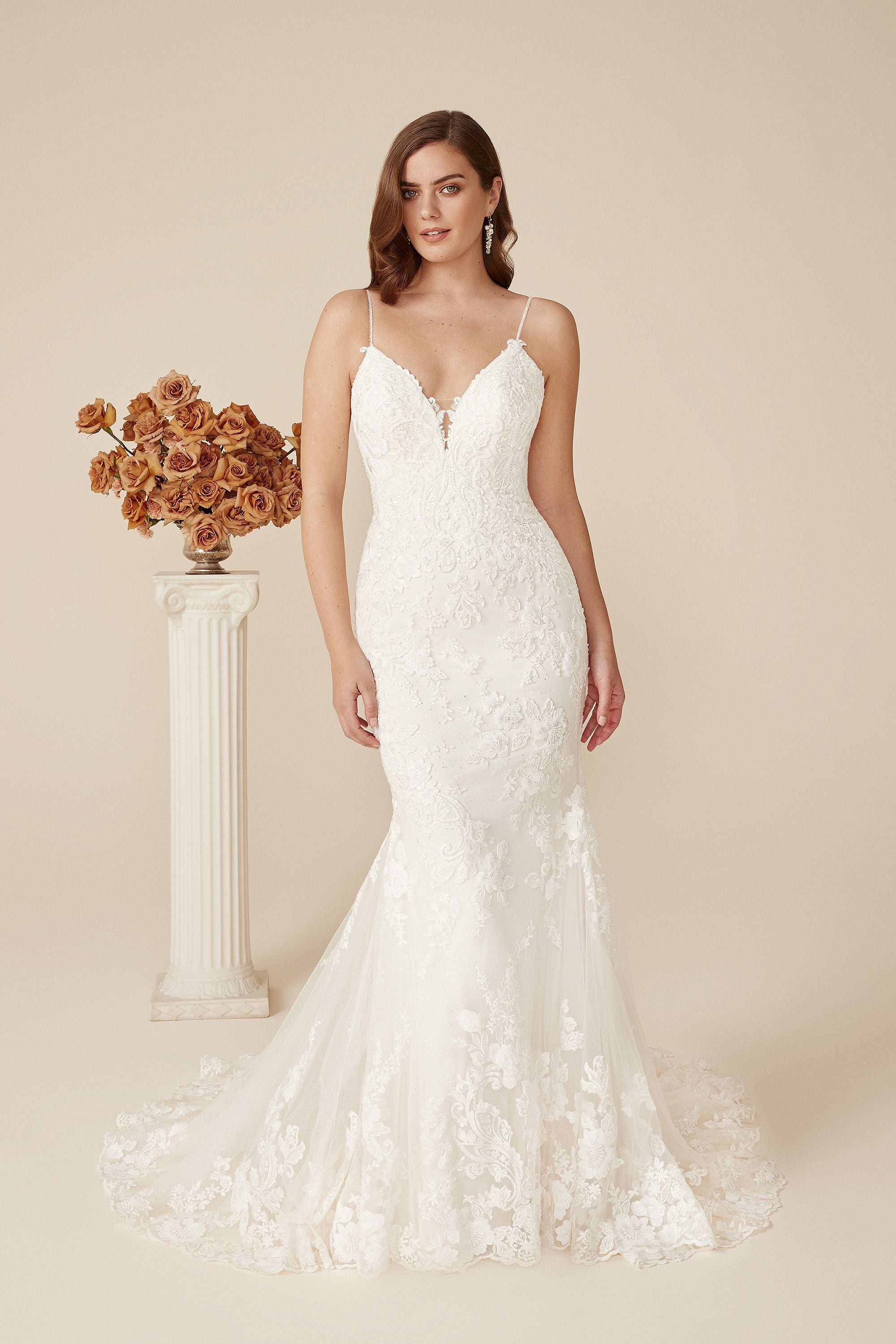 Justin alexander fit hotsell and flare wedding dress